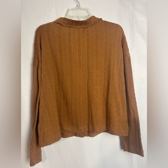 Maunces
Large 
Extra Button - Picture 2 of 8